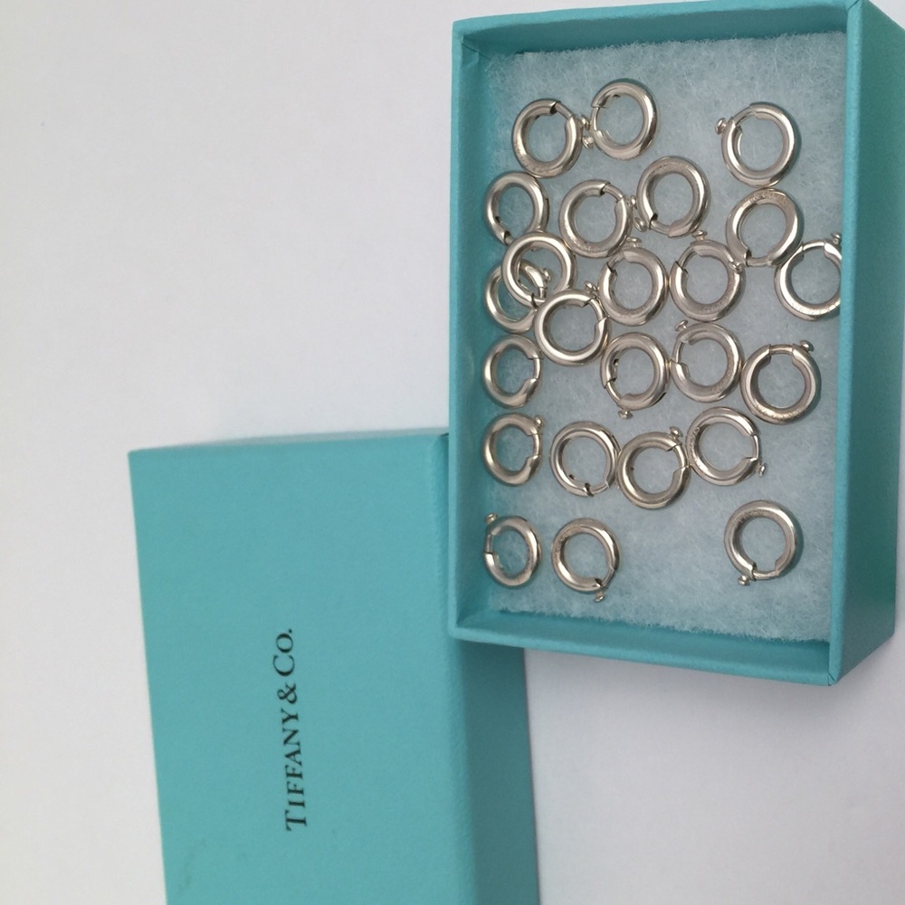 Tiffany & Co. jump clasp ring
